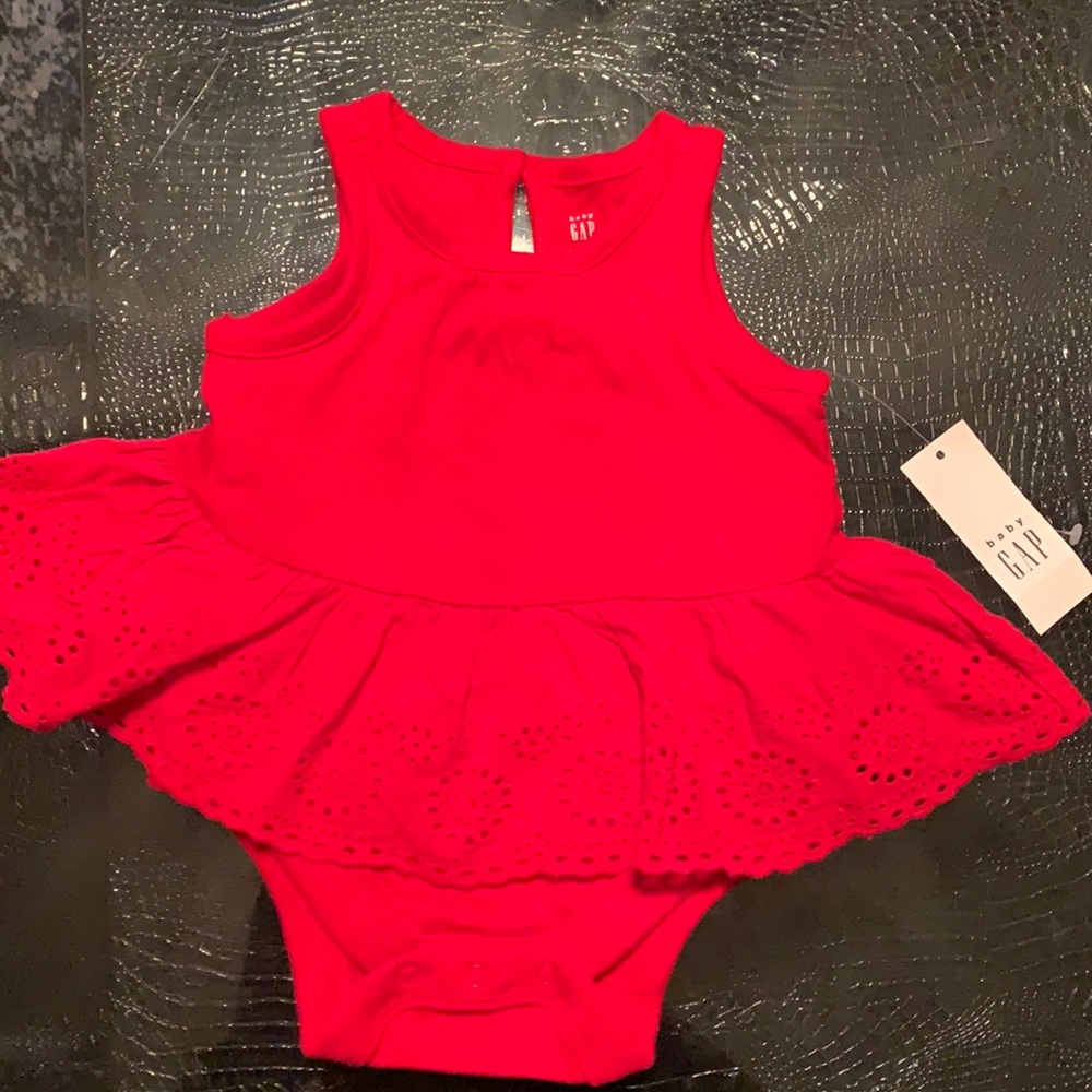 New ..Baby gap..new born 0-3months